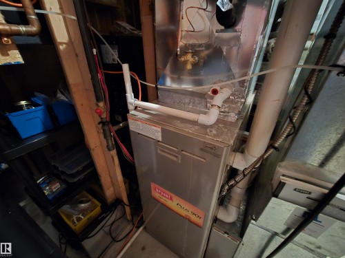 1205 Colonel Stone Avenue, Edmonton, AB - Indoor Photo Showing Basement
