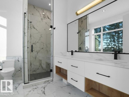 6129 Crawford Drive, Edmonton, AB - Indoor Photo Showing Bathroom