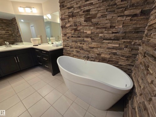 108 11650 79 Avenue, Edmonton, AB - Indoor Photo Showing Bathroom