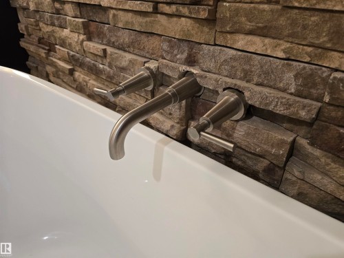 108 11650 79 Avenue, Edmonton, AB - Indoor Photo Showing Bathroom