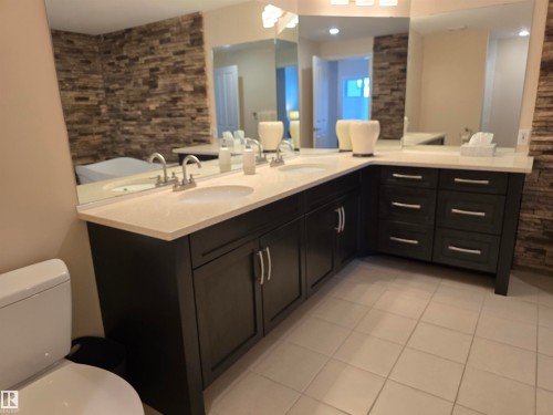 108 11650 79 Avenue, Edmonton, AB - Indoor Photo Showing Bathroom