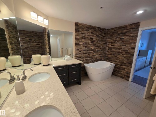108 11650 79 Avenue, Edmonton, AB - Indoor Photo Showing Bathroom