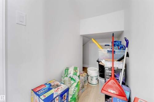 7007 169 Avenue Nw, Edmonton, AB - Indoor