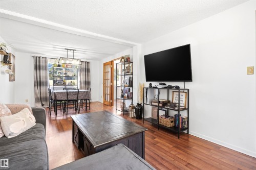 61 Ridgewood Terrace, St. Albert, AB - Indoor Photo Showing Living Room