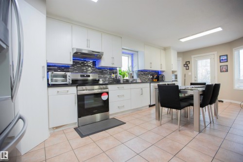 2817 40A Avenue, Edmonton, AB - Indoor