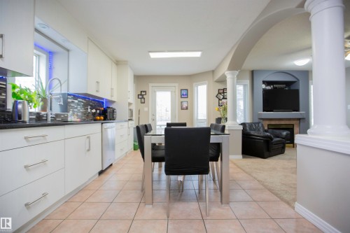 2817 40A Avenue, Edmonton, AB - Indoor