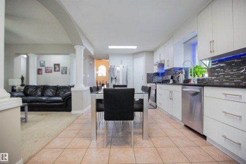 2817 40A Avenue, Edmonton, AB - Indoor Photo Showing Kitchen