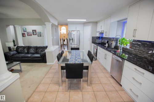 2817 40A Avenue, Edmonton, AB - Indoor
