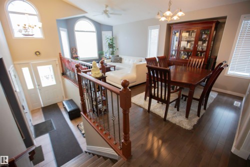 2817 40A Avenue, Edmonton, AB - Indoor Photo Showing Dining Room