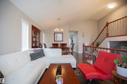 2817 40A Avenue, Edmonton, AB - Indoor Photo Showing Living Room