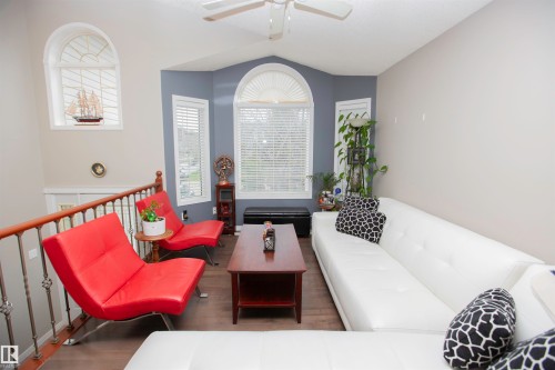 2817 40A Avenue, Edmonton, AB - Indoor Photo Showing Other Room