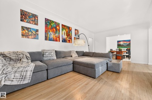 6807 112A Street, Edmonton, AB - Indoor Photo Showing Living Room