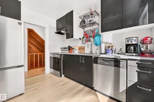 6807 112A Street, Edmonton, AB - Indoor Photo Showing Kitchen