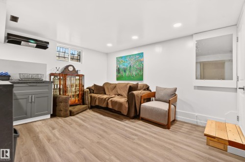 6807 112A Street, Edmonton, AB - Indoor