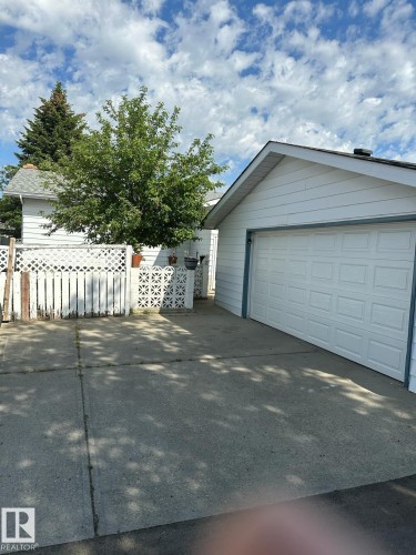 11035 166 Avenue, Edmonton, AB - Outdoor