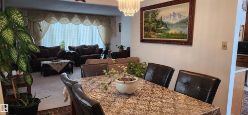 11035 166 Avenue, Edmonton, AB - Indoor Photo Showing Dining Room