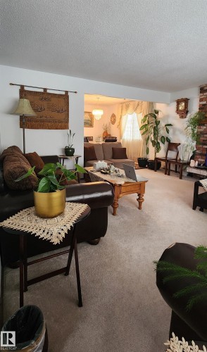 11035 166 Avenue, Edmonton, AB - Indoor