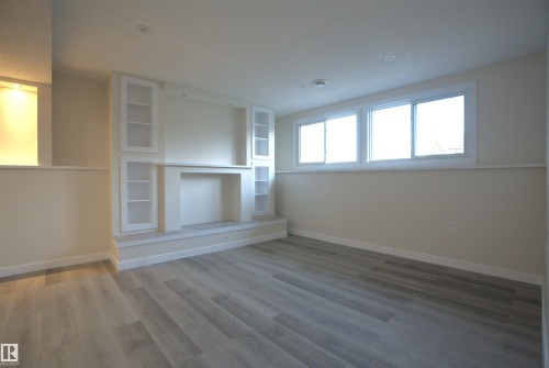 18412 92 Avenue, Edmonton, AB - Indoor Photo Showing Other Room