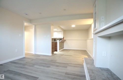 18412 92 Avenue, Edmonton, AB - Indoor Photo Showing Other Room