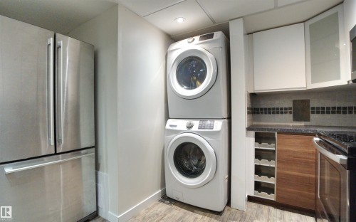 18412 92 Avenue, Edmonton, AB - Indoor Photo Showing Laundry Room