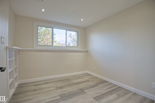 18412 92 Avenue, Edmonton, AB - Indoor Photo Showing Other Room