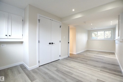 18412 92 Avenue, Edmonton, AB - Indoor Photo Showing Other Room