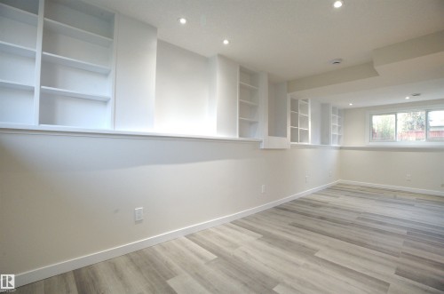18412 92 Avenue, Edmonton, AB - Indoor Photo Showing Other Room