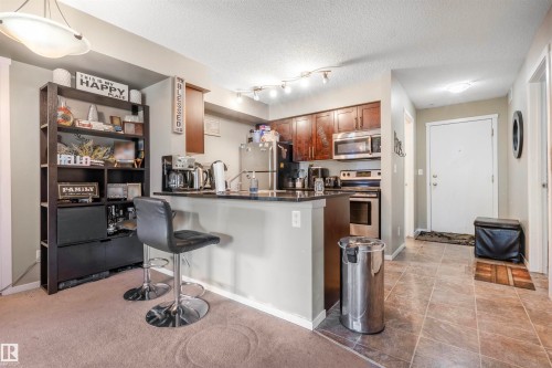 313 5390 Chappelle Rd, Edmonton, AB - Indoor Photo Showing Kitchen