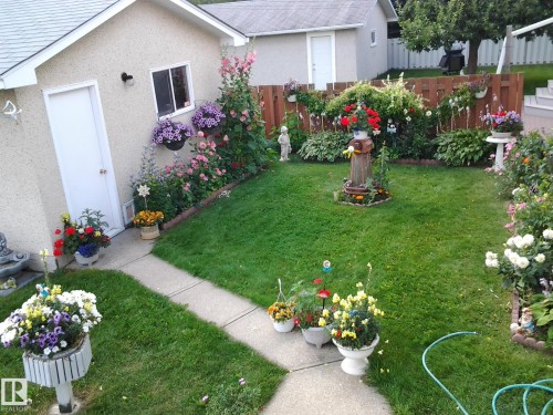 5915 115 Street, Edmonton, AB - Outdoor