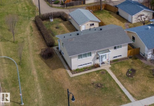 5915 115 Street, Edmonton, AB - Outdoor