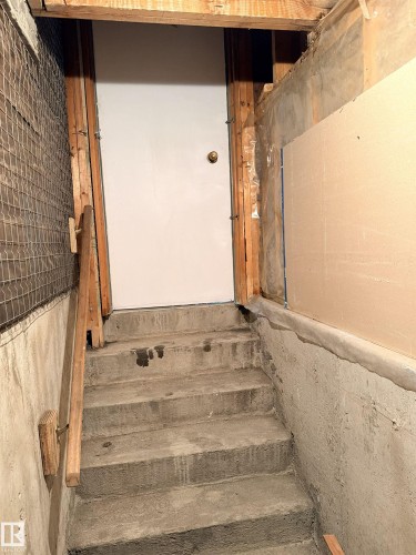 SEPARATE SIDE ENTRANCE TO BASEMENT - 5915 115 Street, Edmonton, AB - Indoor Photo Showing Other Room