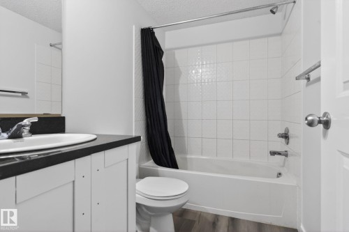 412 3315 James Mowatt Trail, Edmonton, AB - Indoor Photo Showing Bathroom