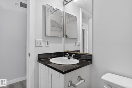 412 3315 James Mowatt Trail, Edmonton, AB - Indoor Photo Showing Bathroom