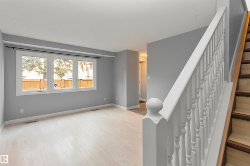 18 Willowdale Place, Edmonton, AB - Indoor Photo Showing Other Room