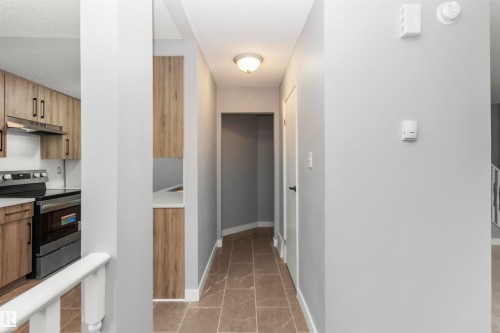 18 Willowdale Place, Edmonton, AB - Indoor