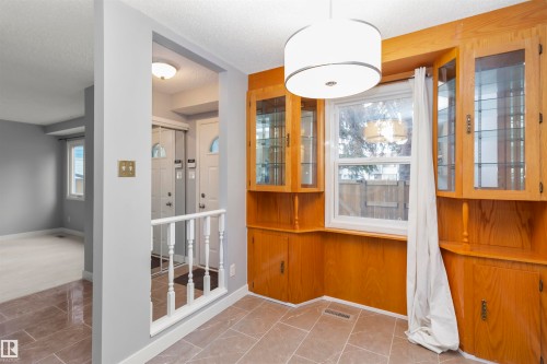 18 Willowdale Place, Edmonton, AB - Indoor Photo Showing Other Room