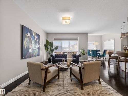 1473 Wates Link, Edmonton, AB - Indoor Photo Showing Living Room