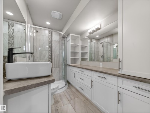 1473 Wates Link, Edmonton, AB - Indoor Photo Showing Bathroom