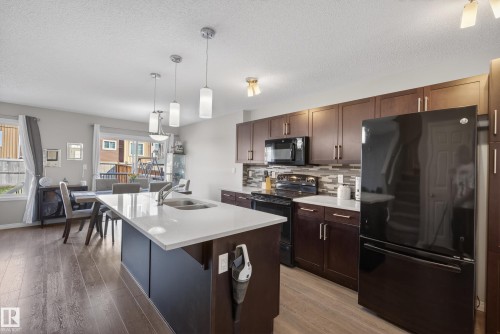 757 Eagleson Crescent, Edmonton, AB 