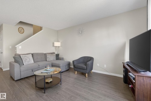 757 Eagleson Crescent, Edmonton, AB 