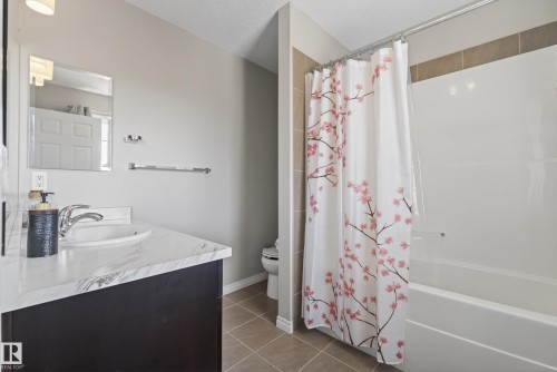 757 Eagleson Crescent, Edmonton, AB 