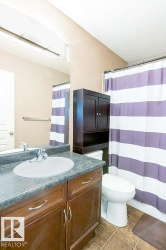 6103 5 Avenue, Edmonton, AB - Indoor Photo Showing Bathroom