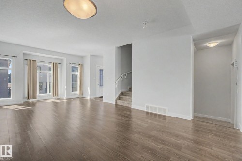 36 723 172 Street, Edmonton, AB - Indoor Photo Showing Living Room
