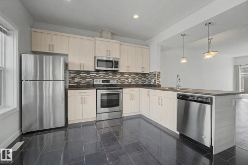 36 723 172 Street, Edmonton, AB - Indoor Photo Showing Kitchen With Stainless Steel Kitchen With Upgraded Kitchen