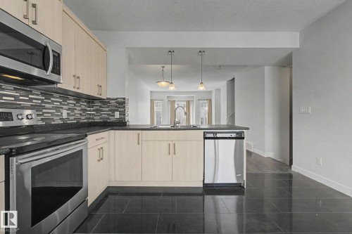 36 723 172 Street, Edmonton, AB - Indoor Photo Showing Kitchen With Upgraded Kitchen