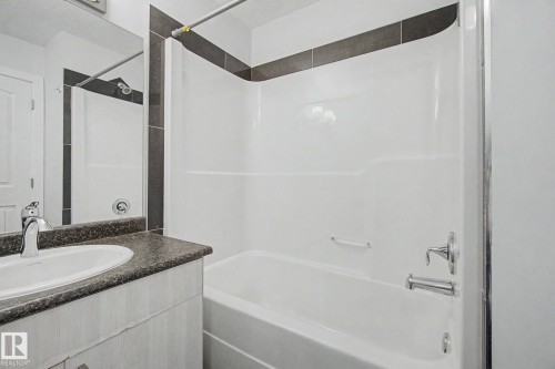 36 723 172 Street, Edmonton, AB - Indoor Photo Showing Bathroom