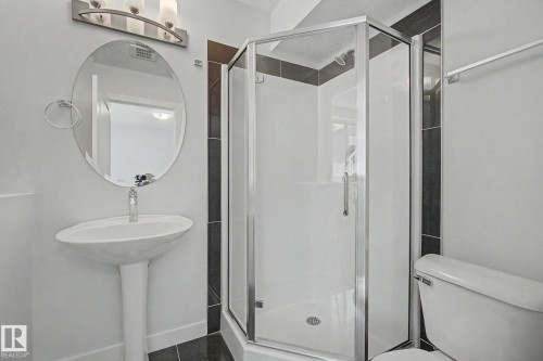 36 723 172 Street, Edmonton, AB - Indoor Photo Showing Bathroom