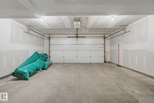 36 723 172 Street, Edmonton, AB - Indoor Photo Showing Garage