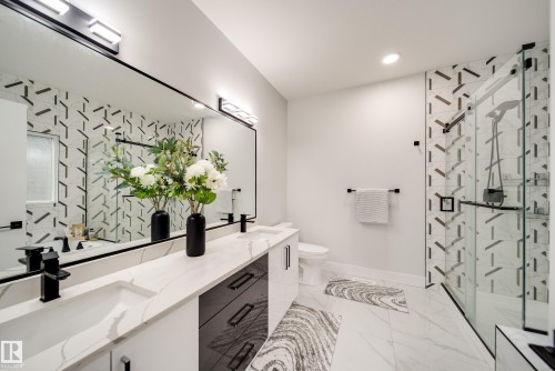 6903 173 Avenue, Edmonton, AB - Indoor Photo Showing Bathroom