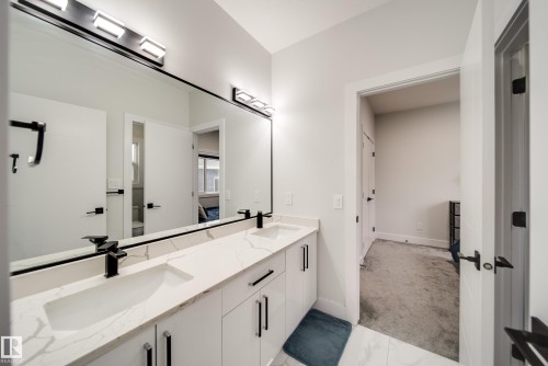 6903 173 Avenue, Edmonton, AB - Indoor Photo Showing Bathroom